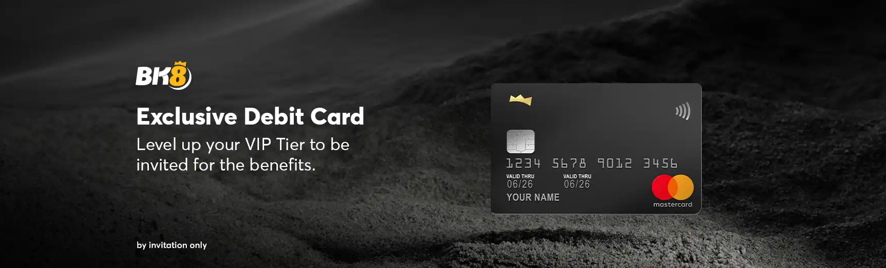 Banner ftrgame với các biểu tượng trò chơi Slots hoàng gia